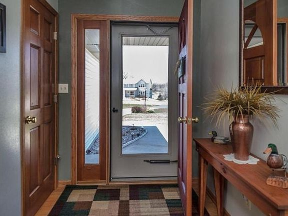 2nd image of W306S3076 Oak Ct