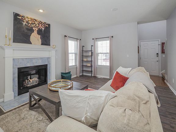 4th image of 7190 Venice Dr