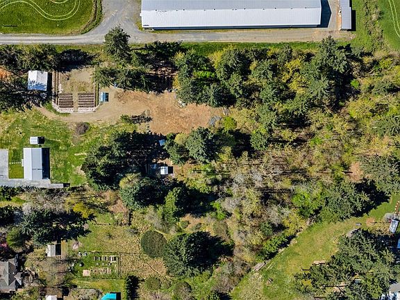 3rd image of 2255 Phipps Rd