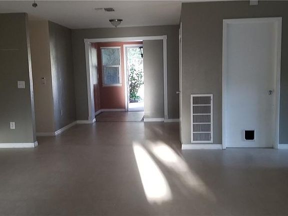 2nd image of 1440 Lawnwood Ct