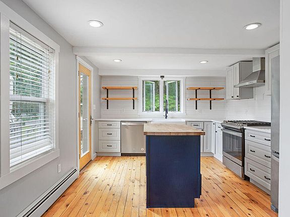 2nd image of 58 Beachwood Avenue