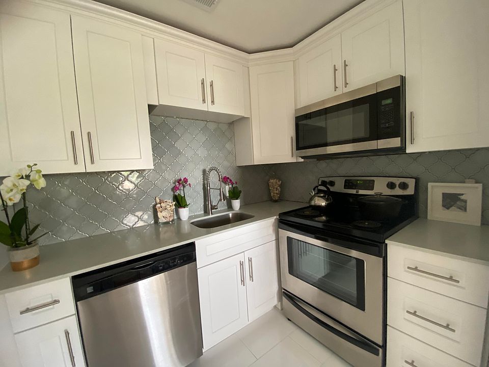 1st image of 171 Berkshire H