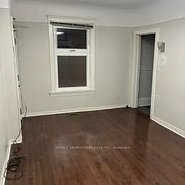 Building Photo - 984 Dundas St W #1