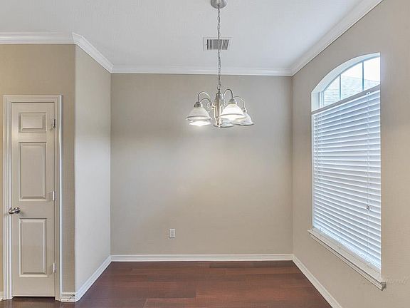 5th image of 906 Fish Creek Dr