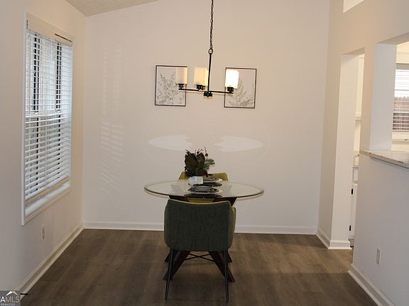 5th image of 3389 Lochness Ln