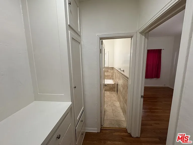 264 S Reeves Dr #101 — Photo 11