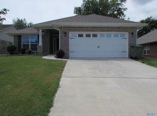 2425 Bell Manor Dr, Huntsville, AL 35803