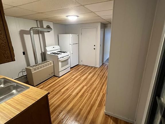 3rd image of 132 Green St #2L