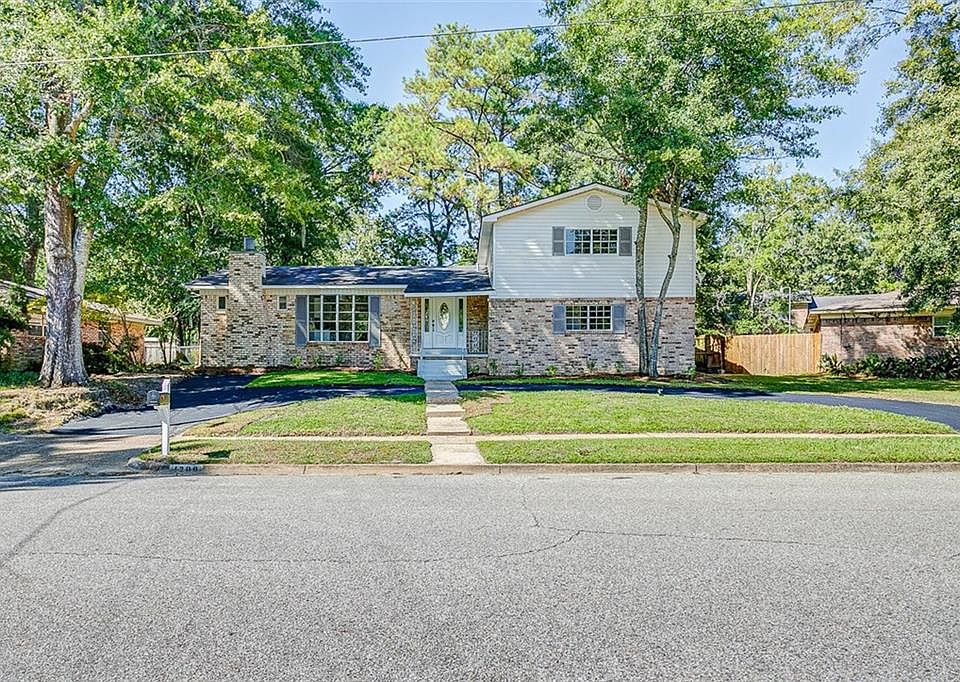1st image of 4200 Woodcliff Dr S
