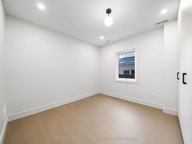 131 Dovercourt Rd #2 — Photo 12