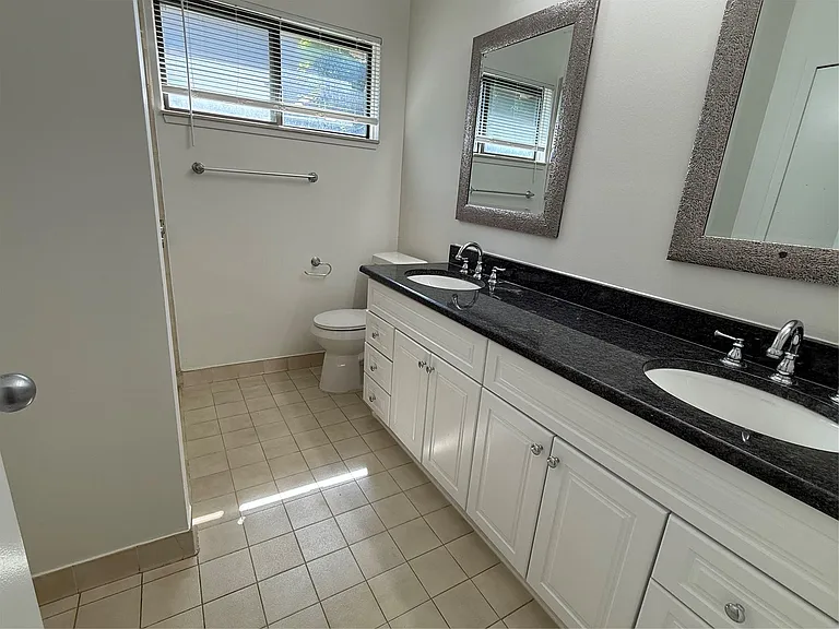 6560 Ridgefield Cir #104 — Photo 12