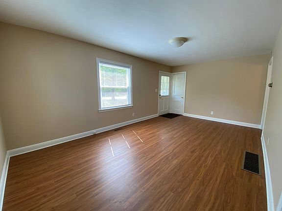 3rd image of 4308 Lancaster Ave