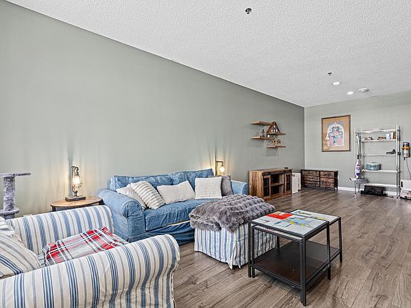 5th image of 374 Frederick Cir