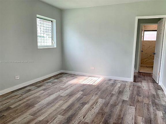 4th image of 2901 NW 18th St APT 30