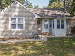 69 E Buttonwood Ave, Pine Hill, NJ 08021