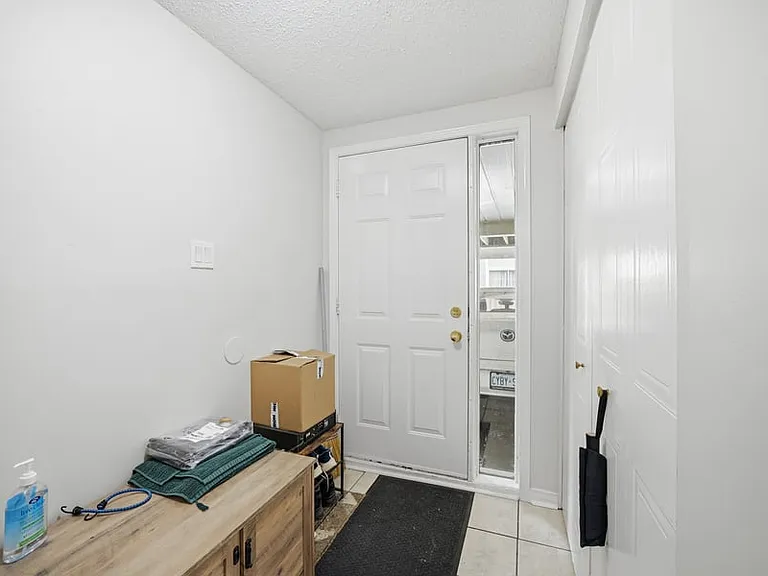 1122 Chimney Hill Way — Photo 2