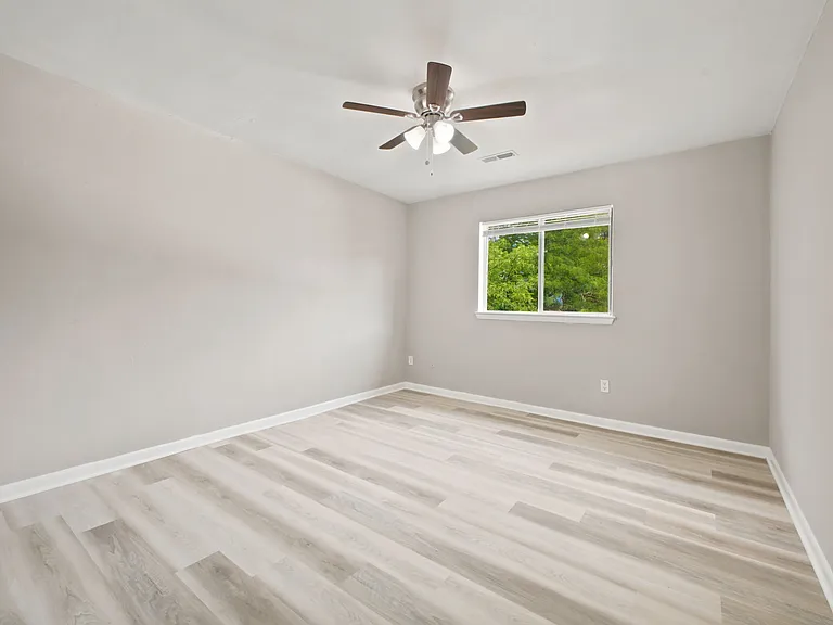 5385 E Princess Anne Rd — Photo 10