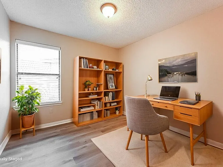 1411 Sandalwood Dr — Photo 17