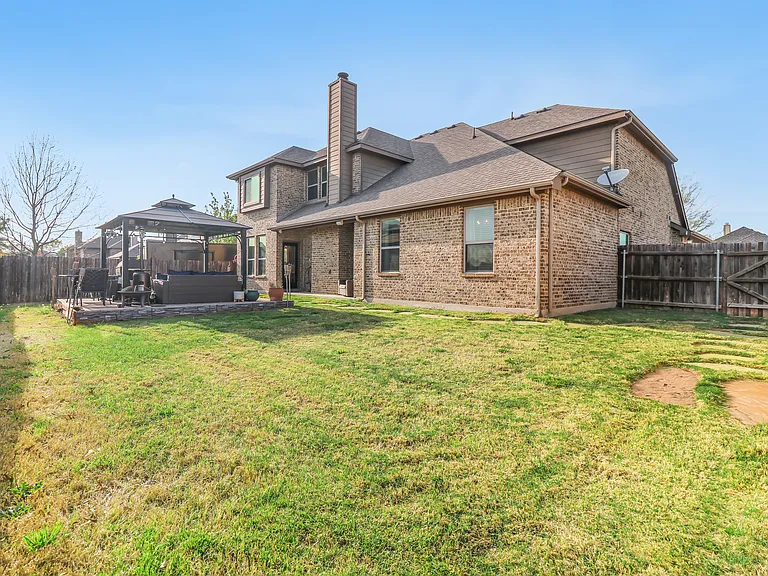 230 Sandy Way — Photo 38