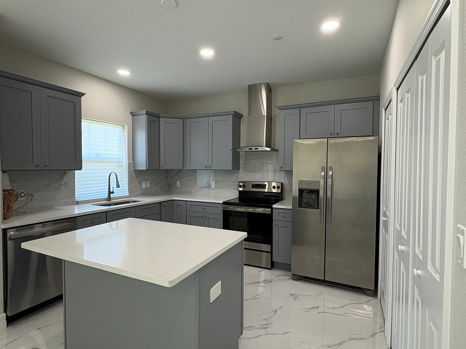 4 bed, 2109 sqft, $2,500 — Photo 4