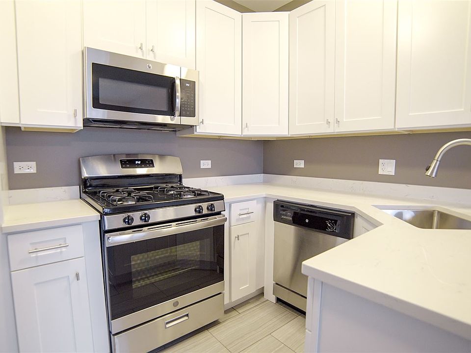 2659 Springfield #3 Kitchen