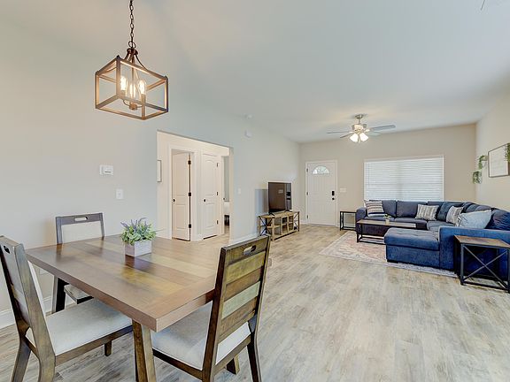 3rd image of 1822 Sunnyside Dr