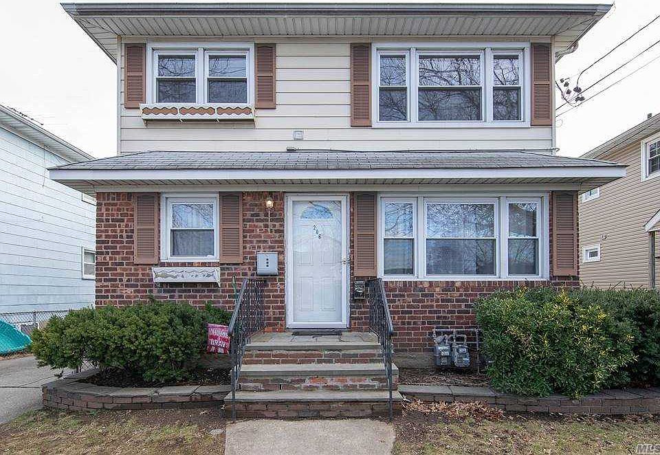 1st image of 206 Nassau Blvd #2