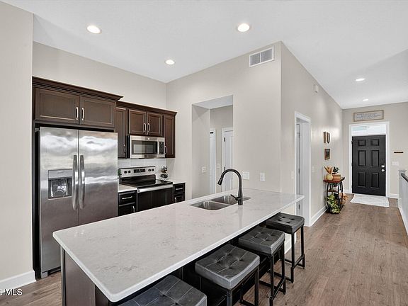 4th image of 107 Dairy Dr #C