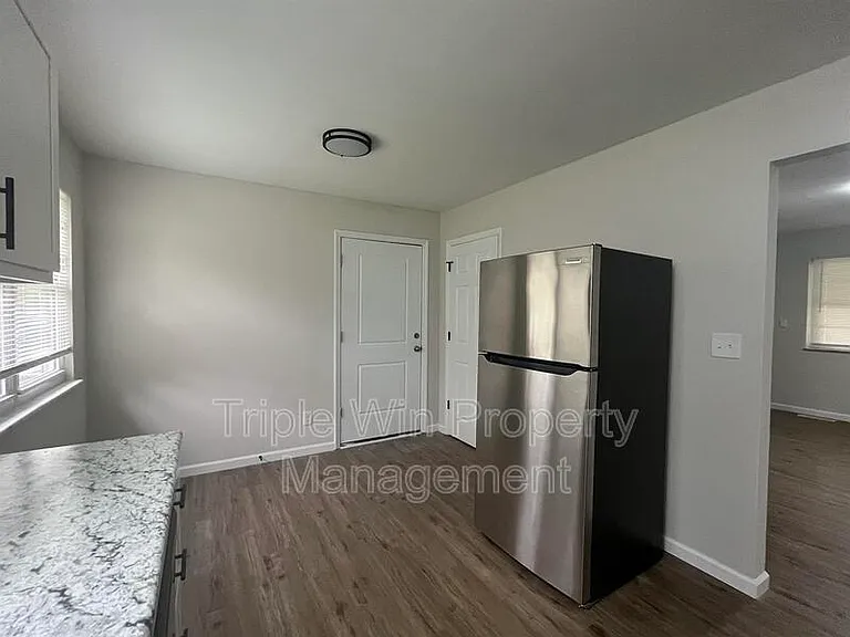 1014 Sunridge Trl W — Photo 17