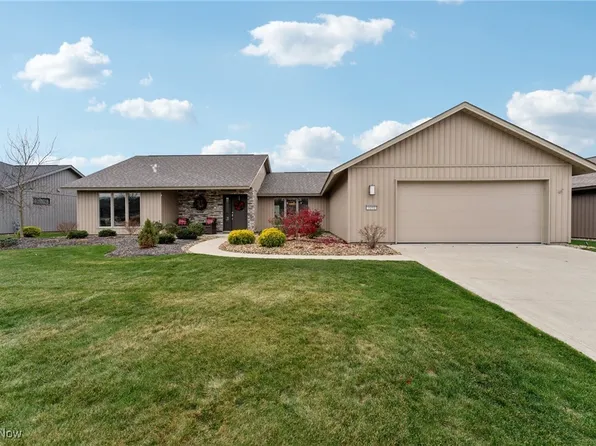 9090 Longbrook Dr, North Ridgeville, OH 44039