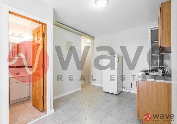 Rented by Wave Real Estate Group | media 18