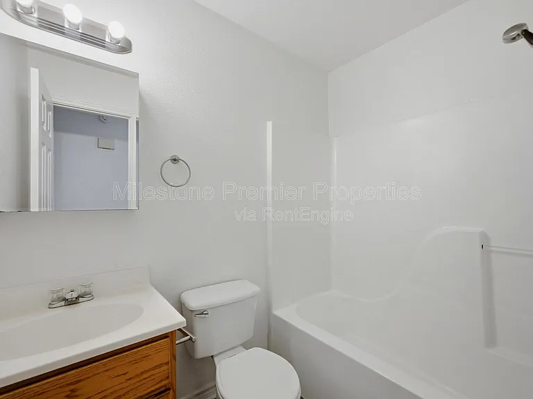 906 W Houston St #1 — Photo 12