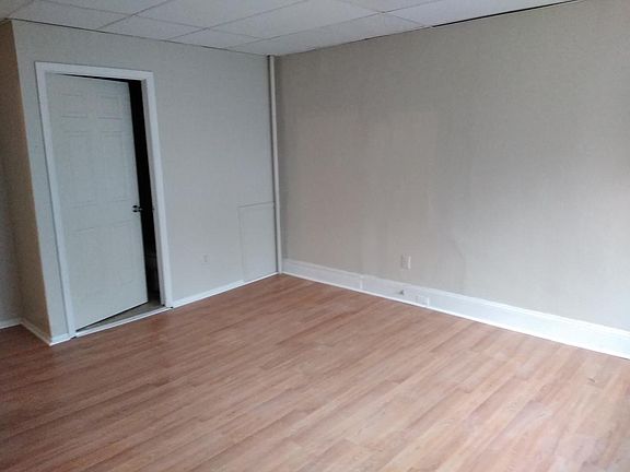 5th image of 102 N 3rd Ave