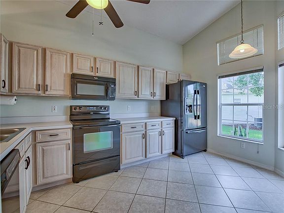 5th image of 5441 Zinnia St