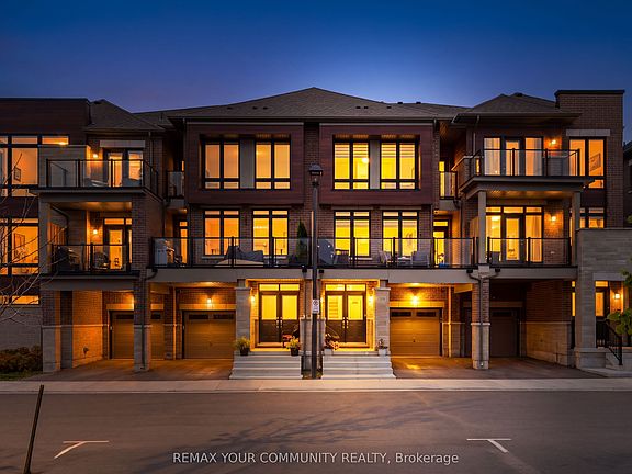 2nd image of 104 Holyrood Cres
