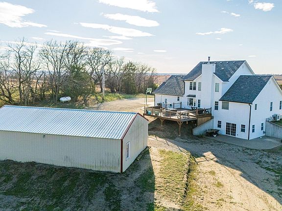 2nd image of 4230 NW Valencia Rd