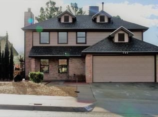 784 Colchester Dr, El Paso, TX 79912