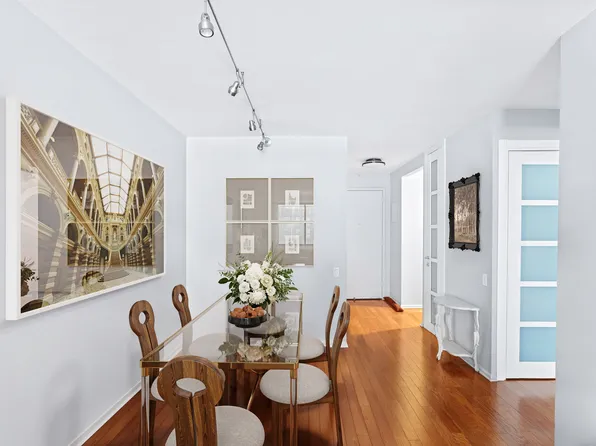 275 Greenwich Street 7J image 3 of 7