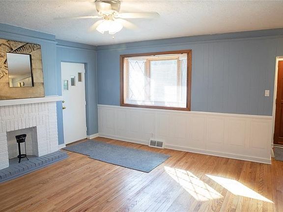 3rd image of 2720 Kingwood St