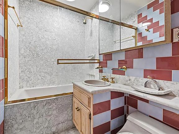 4th image of 55 E 65th St APT 3A