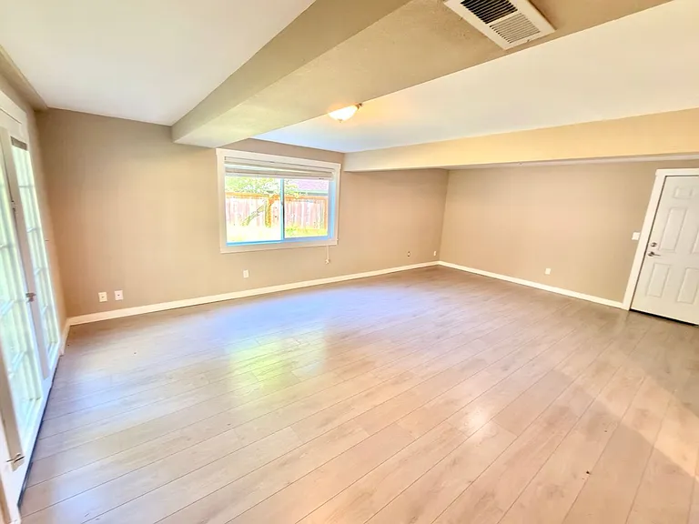 16915 NE 22nd Pl — Photo 23