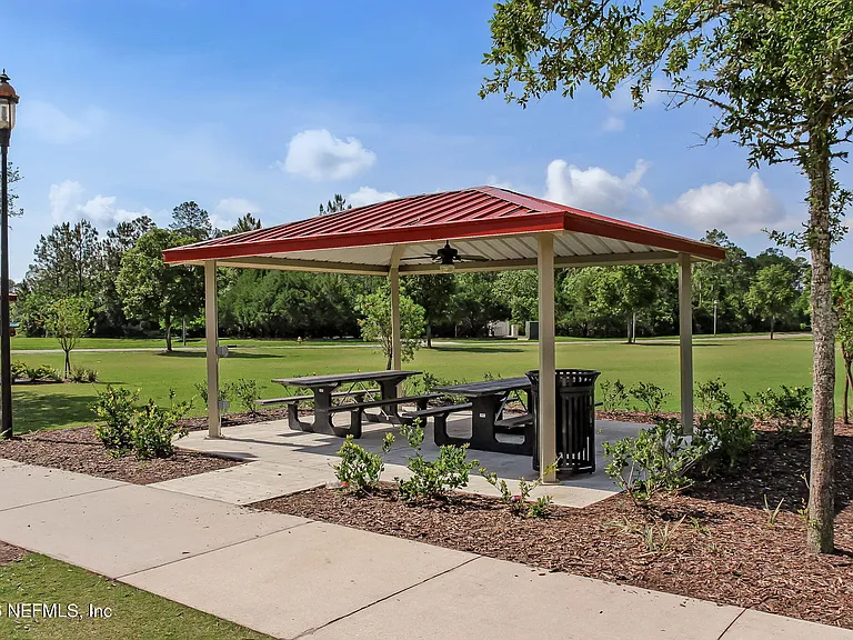 470 Servia Dr — Photo 42