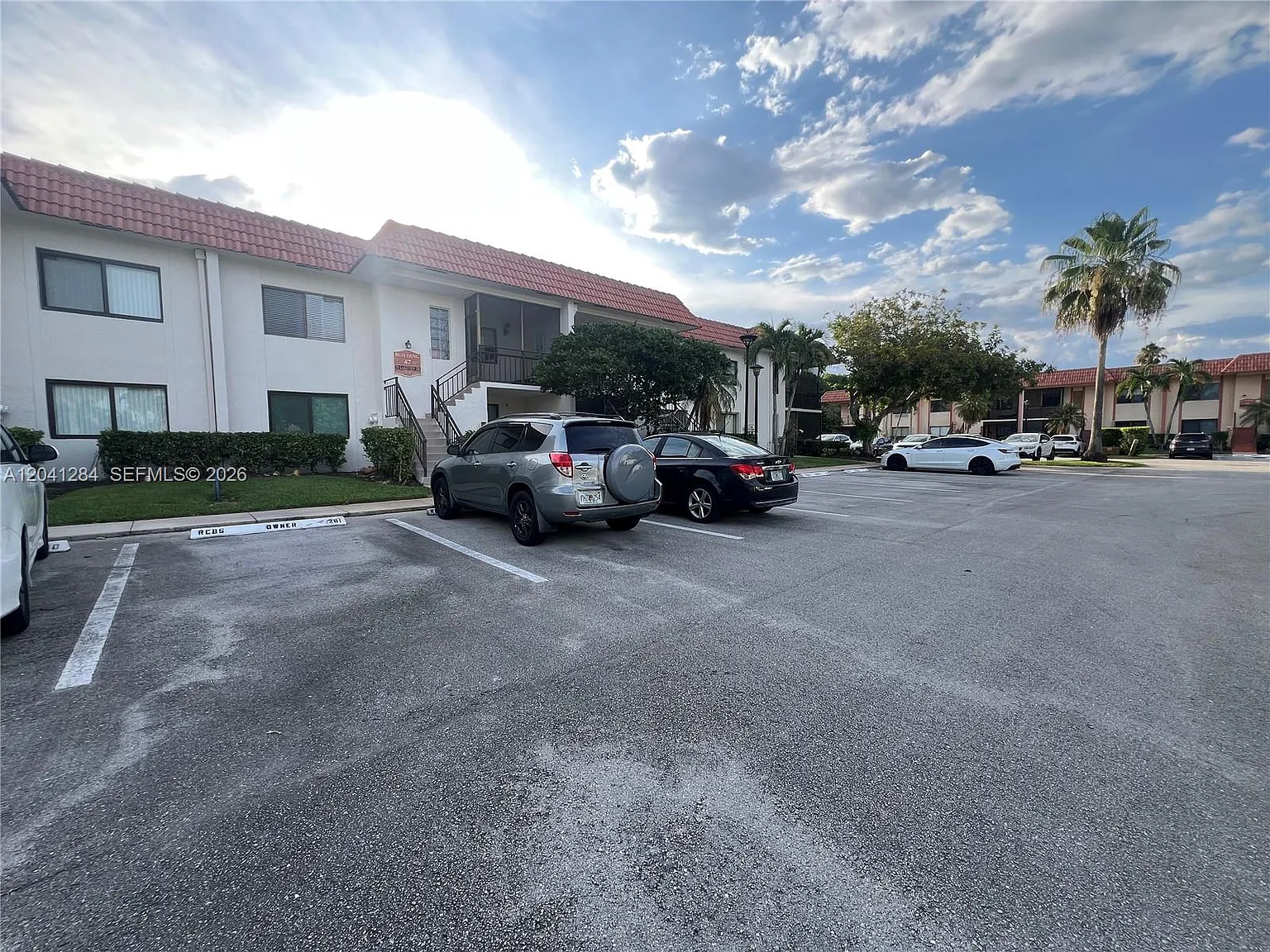 Racquet Club Apts At Bona — Photo 2