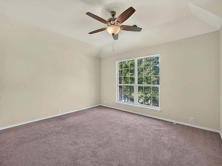 2328 Hunters Run Dr — Photo 27