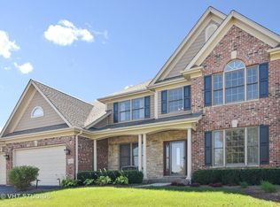 826 Sunflower Dr, Geneva, IL 60134