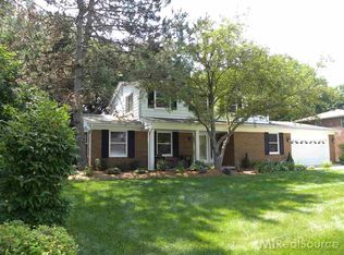 2457 Valleyview Dr, Troy, MI