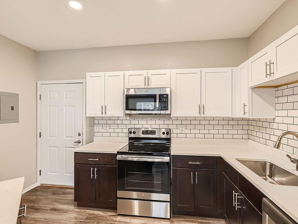 5654_Kipling_Pkwy__008_-_13_Kitchen_284887