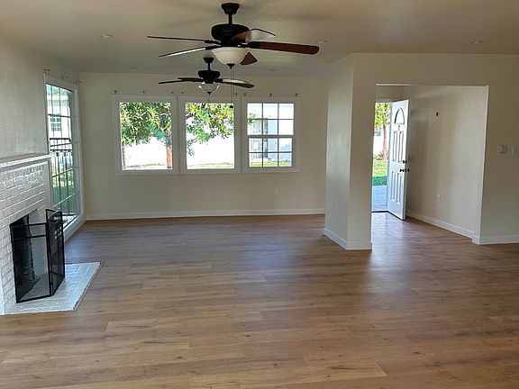 5th image of 130 N Surfside Dr #1