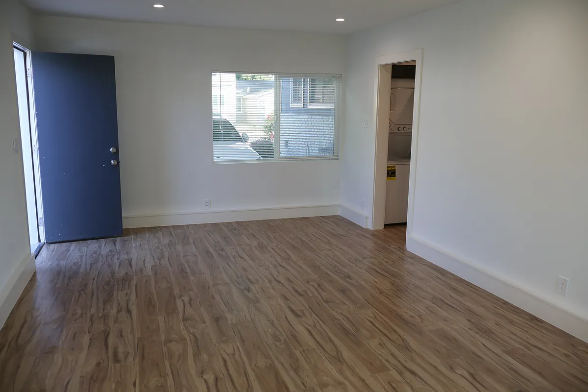 Building Photo - 6219 Tourraine Dr