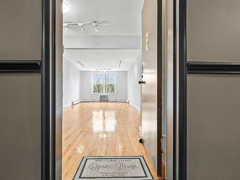 4230 Douglaston Pkwy #7H — Photo 4